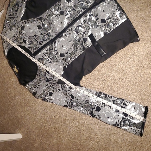 Like new! Joan Boyce faux leather trim silver sequined clasp hook blazer jacket - Picture 9 of 9